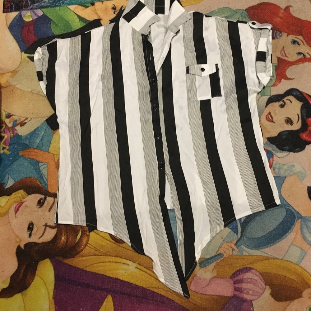 Black and white front tie shirt